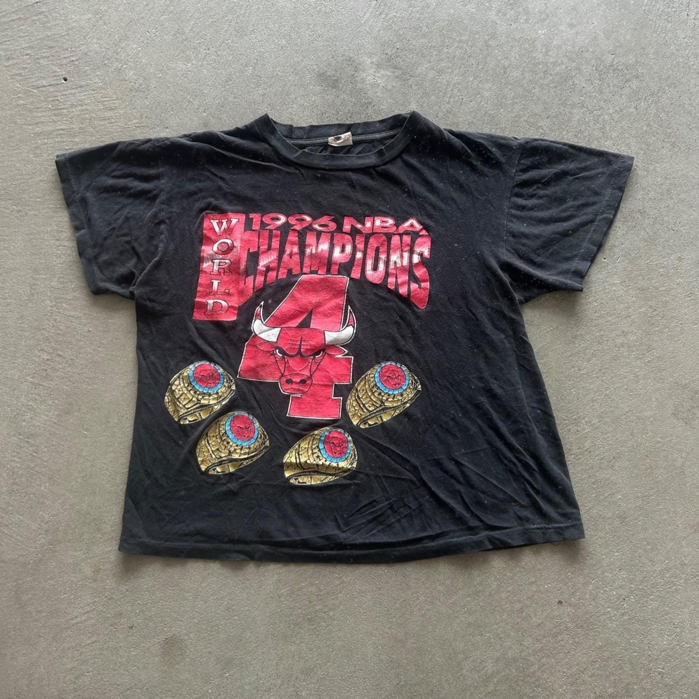 Vintage 1996 Chicago Bulls Shirt Size Large Black World Champions NBA Basketball